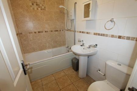 4 bedroom Flat to let in Clarendon Square, Leamington Spa, CV32