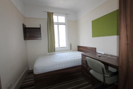 2 bedroom Flat to let in Dale Street, Leamington Spa, CV32