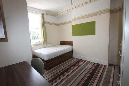 2 bedroom Flat to let in Dale Street, Leamington Spa, CV32