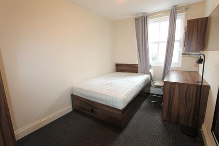 6 bedroom Flat to let in Dale Street, Leamington Spa, CV32