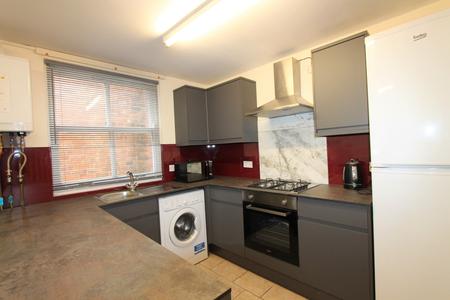 6 bedroom Flat to let in Dale Street, Leamington Spa, CV32