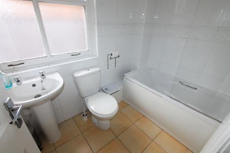 6 bedroom Flat to let in Dale Street, Leamington Spa, CV32
