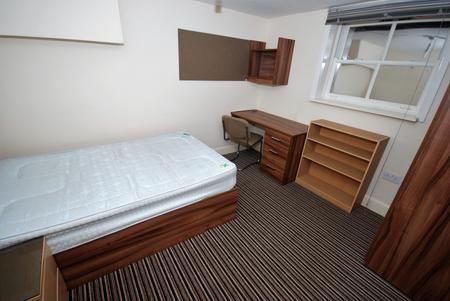 6 bedroom Flat to let in George Street, Leamington Spa, CV31