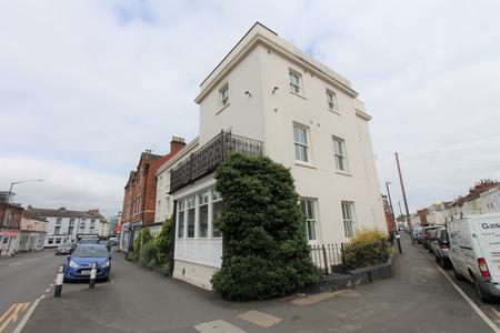 3 bedroom Flat to let in George Street, Leamington Spa, CV31