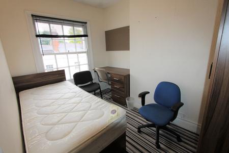 5 bedroom Flat to let in George Street, Leamington Spa, CV31