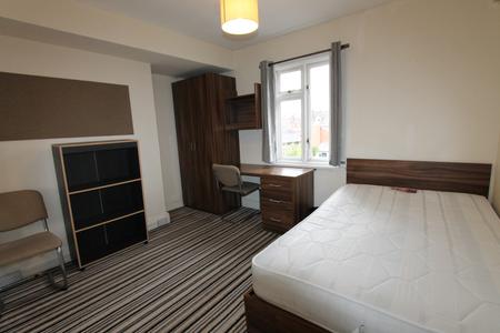 5 bedroom Flat to let in George Street, Leamington Spa, CV31