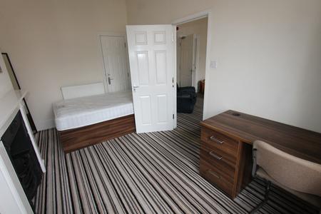 5 bedroom Flat to let in George Street, Leamington Spa, CV31