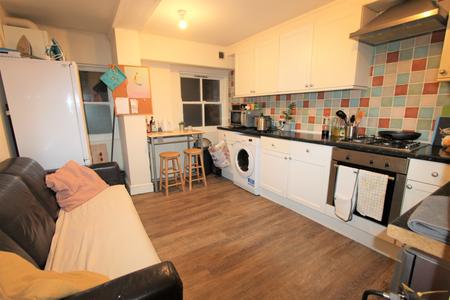 2 bedroom Flat to let in George Street, Leamington Spa, CV31