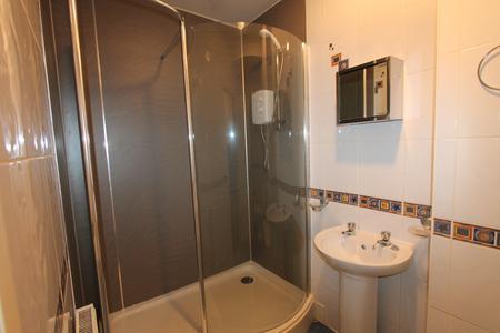 5 bedroom Flat to let in George Street, Leamington Spa, CV31