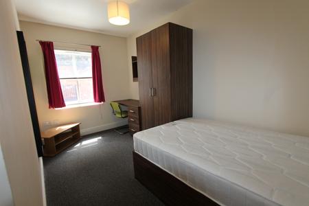 5 bedroom Flat to let in George Street, Leamington Spa, CV31