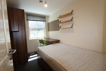 5 bedroom Flat to let in George Street, Leamington Spa, CV31