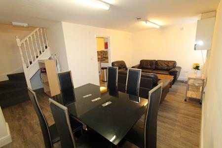 5 bedroom Flat to let in George Street, Leamington Spa, CV31