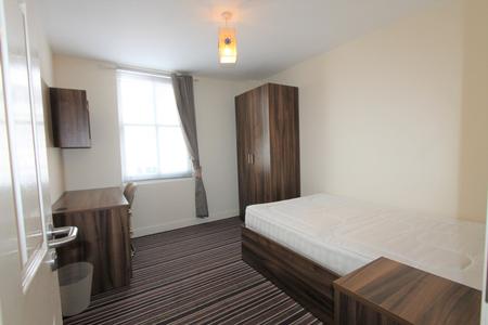3 bedroom Flat to let in George Street, Leamington Spa, CV31