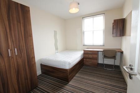 4 bedroom Flat to let in George Street, Leamington Spa, CV31
