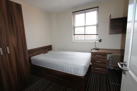 4 bedroom Flat to let in George Street, Leamington Spa, CV31