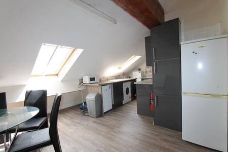 4 bedroom Flat to let in George Street, Leamington Spa, CV31