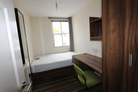 5 bedroom Flat to let in George Street, Leamington Spa, CV31