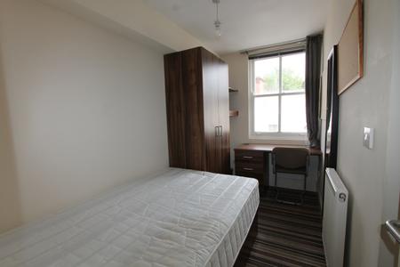 5 bedroom Flat to let in George Street, Leamington Spa, CV31