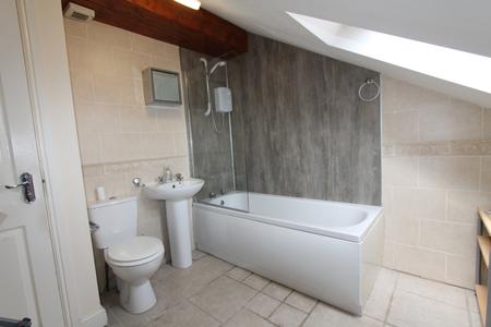 5 bedroom Flat to let in George Street, Leamington Spa, CV31