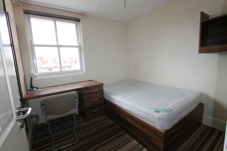 5 bedroom Flat to let in George Street, Leamington Spa, CV31