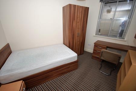 5 bedroom Flat to let in George Street, Leamington Spa, CV31