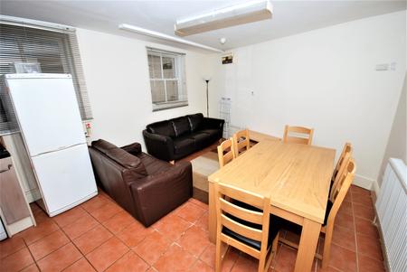 5 bedroom Flat to let in George Street, Leamington Spa, CV31