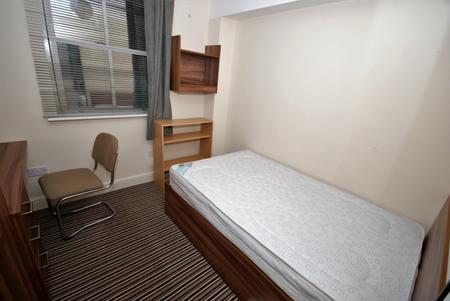 5 bedroom Flat to let in George Street, Leamington Spa, CV31
