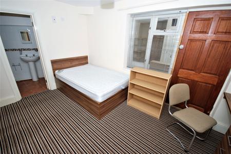 5 bedroom Flat to let in George Street, Leamington Spa, CV31