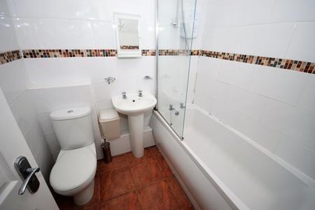 7 bedroom Flat to let in George Street, Leamington Spa, CV31