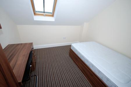 7 bedroom Flat to let in George Street, Leamington Spa, CV31