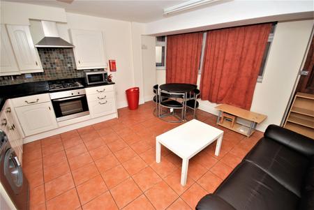 2 bedroom Flat to let in George Street, Leamington Spa, CV31