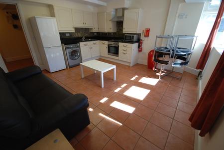 2 bedroom Flat to let in George Street, Leamington Spa, CV31