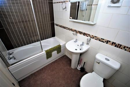 6 bedroom Flat to let in George Street, Leamington Spa, CV31
