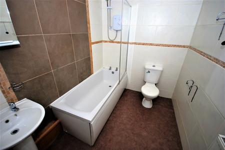 6 bedroom Flat to let in George Street, Leamington Spa, CV31