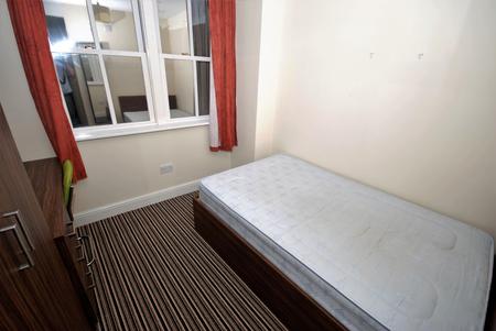 6 bedroom Flat to let in George Street, Leamington Spa, CV31