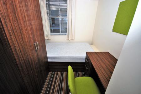 6 bedroom Flat to let in George Street, Leamington Spa, CV31