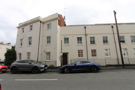6 bedroom Flat to let in George Street, Leamington Spa, CV31
