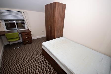 6 bedroom Flat to let in George Street, Leamington Spa, CV31