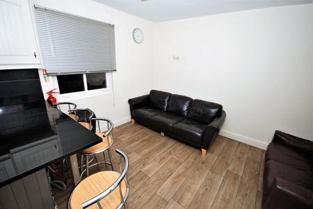 6 bedroom Flat to let in George Street, Leamington Spa, CV31