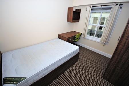 6 bedroom Flat to let in George Street, Leamington Spa, CV31