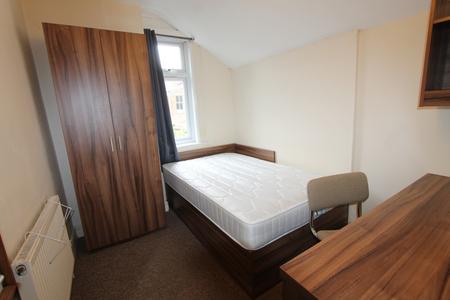 6 bedroom Flat to let in New Street, Leamington Spa, CV31