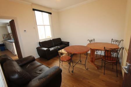 6 bedroom Flat to let in New Street, Leamington Spa, CV31