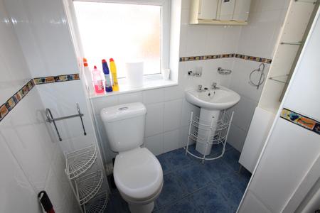 4 bedroom Flat to let in Oxford Street, Leamington Spa, CV32
