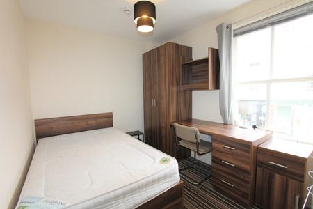 4 bedroom Flat to let in Regent Place, Leamington Spa, CV31