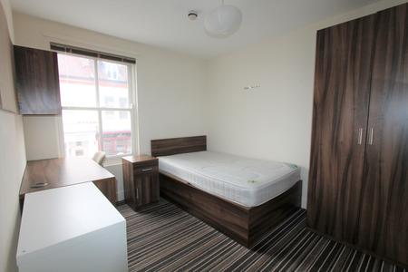 4 bedroom Flat to let in Regent Place, Leamington Spa, CV31