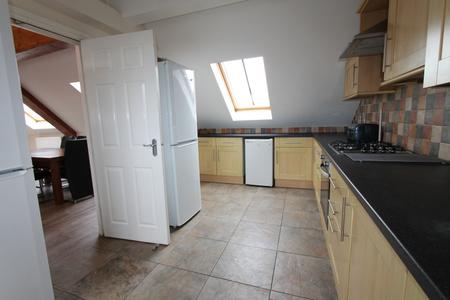 6 bedroom Flat to let in Regent Place, Leamington Spa, CV31