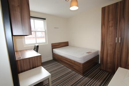 6 bedroom Flat to let in Regent Place, Leamington Spa, CV31