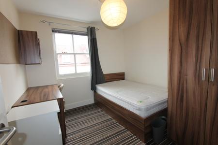 6 bedroom Flat to let in Regent Place, Leamington Spa, CV31