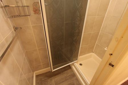 5 bedroom Flat to let in Rosefield Street, Leamington Spa, CV32