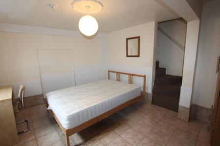 5 bedroom Flat to let in Rosefield Street, Leamington Spa, CV32